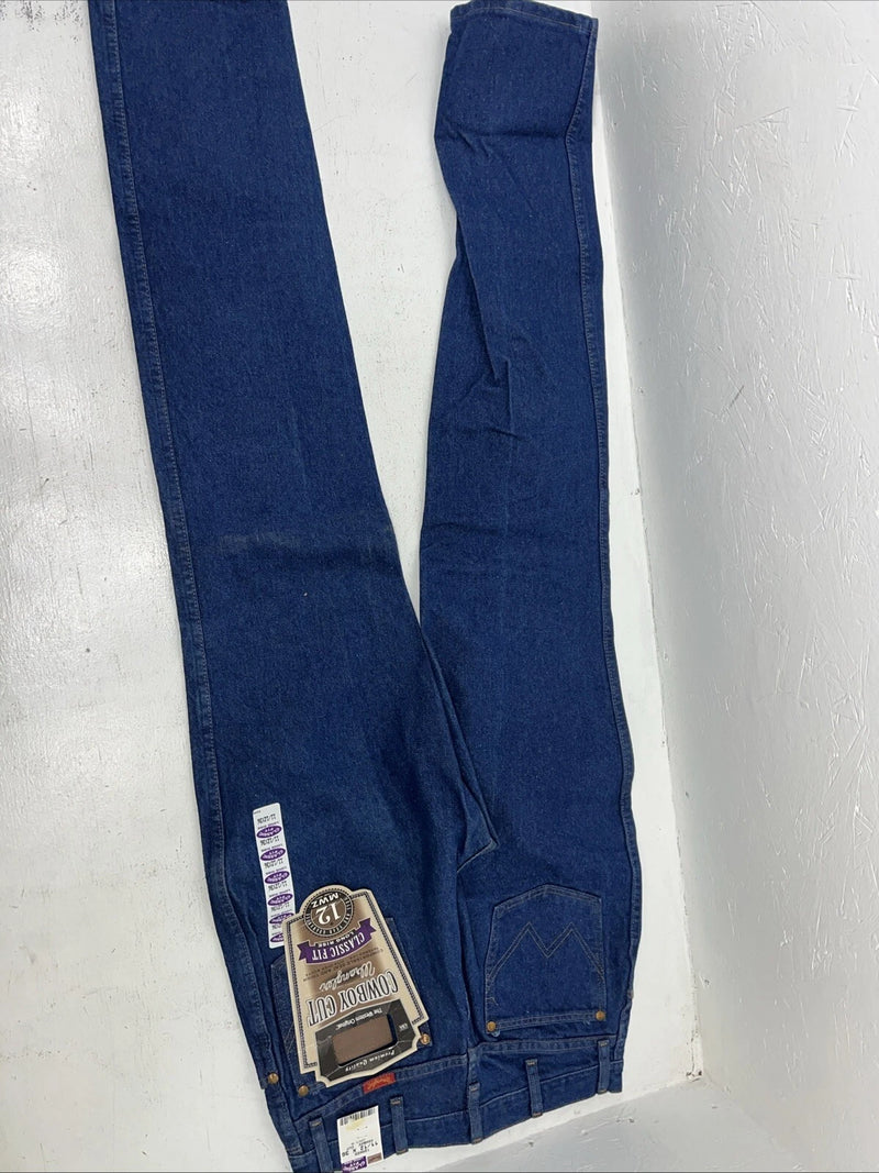 New Men’s Cowboy Cut Wrangler Classic Fit Denim Jeans. 11/12-36 F-35