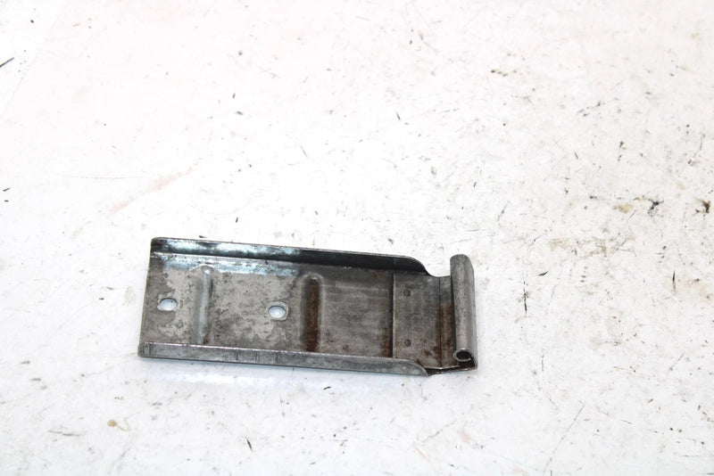 1979 Yamaha Et250c Oem Front Belt Cover Mount Bracket 8G5-77315-00-00 SY61