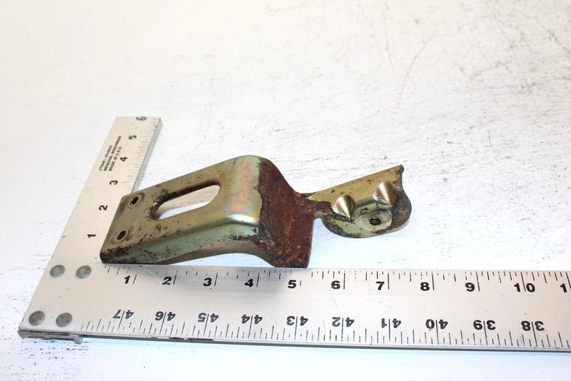 91 Yamaha Exciter Ii 570 Liquid Oem Front Oil Tank Bracket 82M-2193E-00-00 SY24