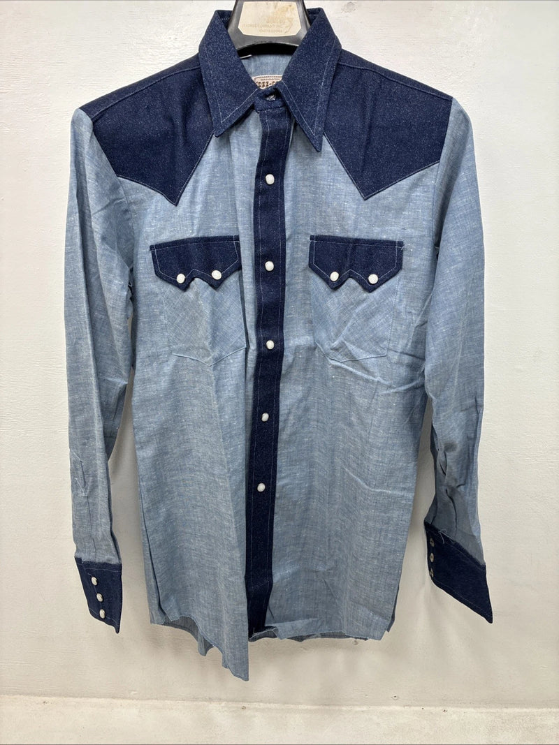 New Women’s Dee-Cee Blue Jeans Design Long Sleeve Pearl Snap Size Large TT-94