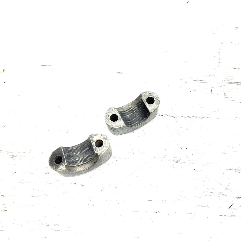 80-82 Yamaha Tri Moto 125 OEM Upper Handlebar Mount Pair 422-23441-00-98 AY62