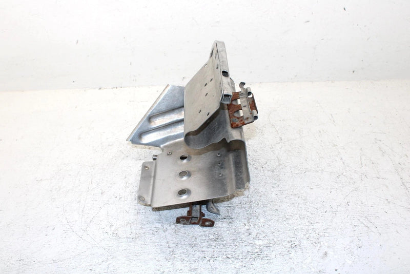1996 Yamaha Vmax 600 Oem Left Footwell 8AB-21926-00-00 SY29