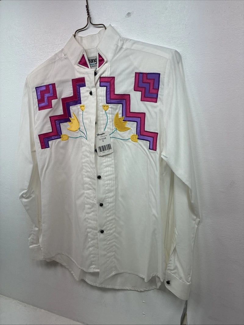 New Women’s Wrangler White Deigned Long Sleeve Button Up Medium KK-31