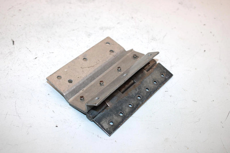 96 Polaris Xcr 600 Sp Oem Belt Cover Hinge SP95