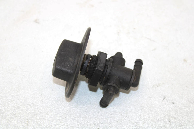 2003 Polaris Magnum 330 Oem 3 Way Fuel Petcock 7052161 Q1414