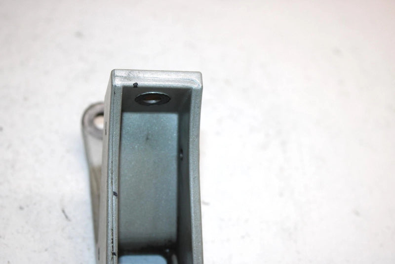 1999 Sea-doo Gti Oem Left Engine Mount 270000181 JS54