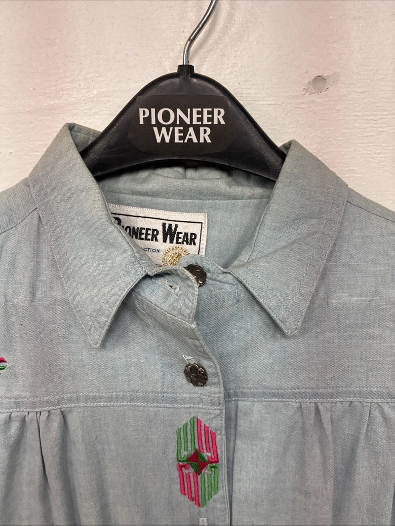 New Women’s Pioneer Wear Blue Designed Long Sleeve Button Up Size 10 YY-99