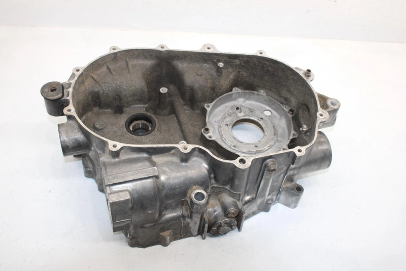 01 Yamaha  Kodiak  2wd Oem Crankcase Half 5HA-15100-00-00 AY29