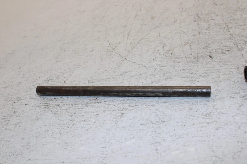 1995 Yamaha Vmax 500 Oem Rear Suspension Pivot W/Shaft 8U7-47417-00-00 SY34