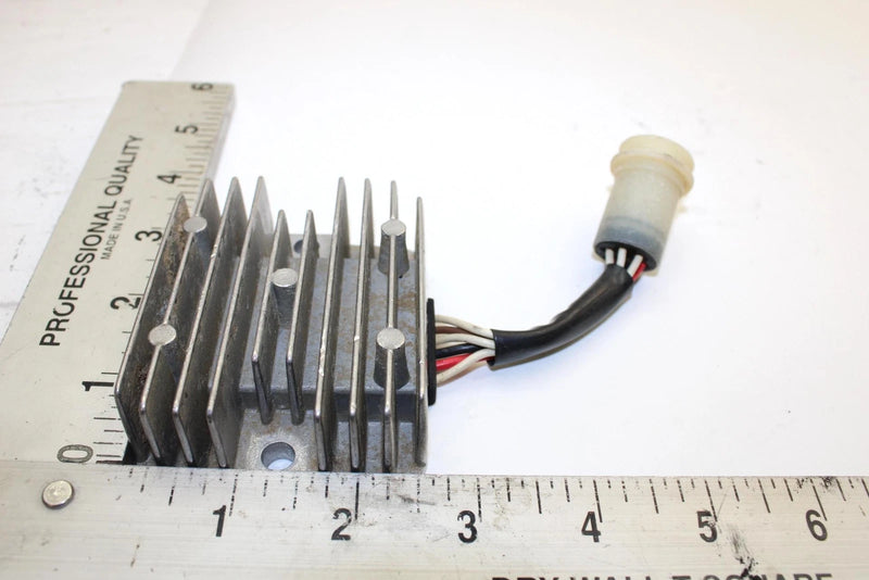 1988 Yamaha  Moto 4 Oem Voltage Regulator 59V-81960-A0-00 Q4970