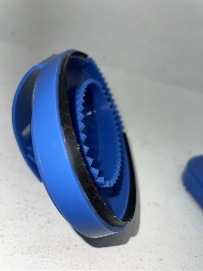 New Blue Curry Comb For Horses Set Of 2 F-502