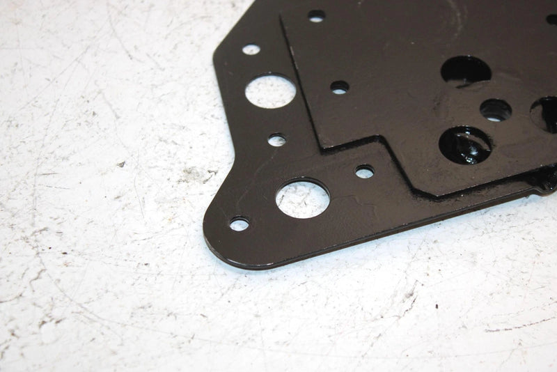 99 Polaris Xlt Touring Oem Left Suspension Bracket 1012439-067 SP46