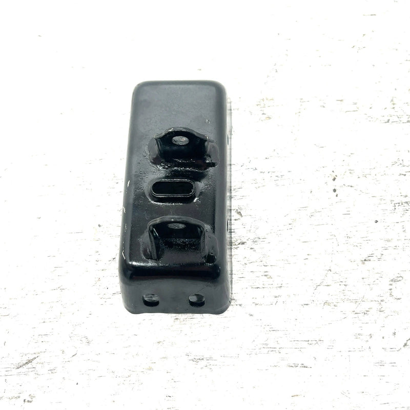 00-01 Arctic Cat 500 OEM Upper Engine Mount Bracket 0506-374 AA36