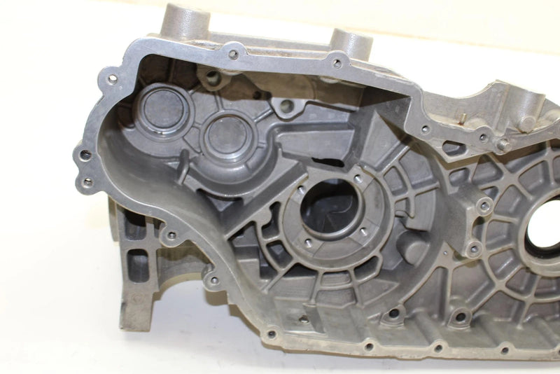 01 Polaris Sportsman 400 OEM Right Transmission Case 3233776 AP113