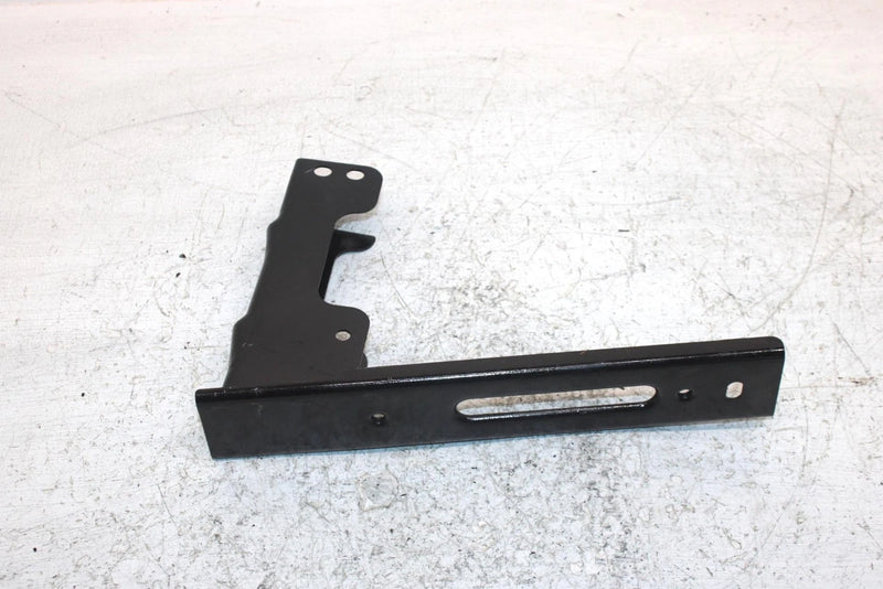 2004 Polaris Magnum 330 Oem Right Front Rack Mount 1014101-067 AP159