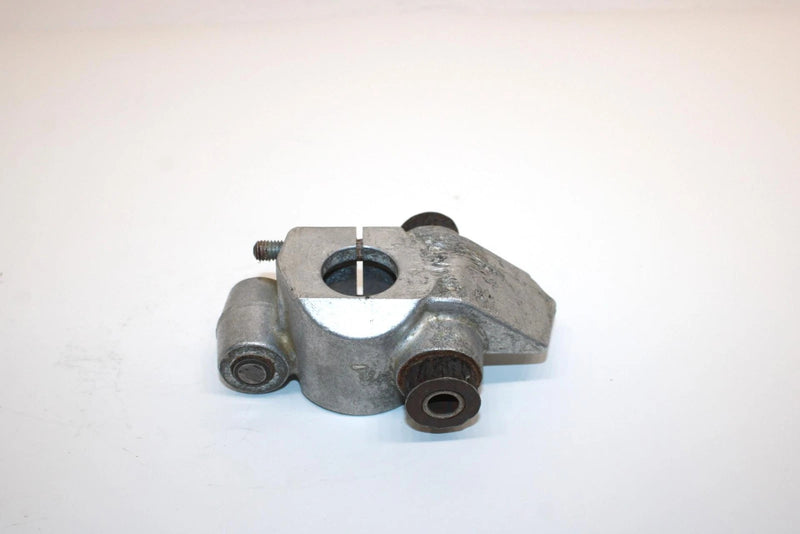 1994 Yamaha Vmax 600 Oem Left Suspension Bracket 8AB-23743-01-00 SY25