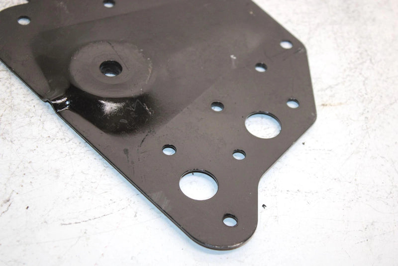 99 Polaris Xlt Touring Oem Left Suspension Bracket 1012439-067 SP46