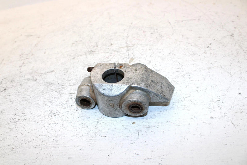 1990 Yamaha Phazer Ii LE Oem Left front Suspension Bracket 84M-2376E-00-00 SY14
