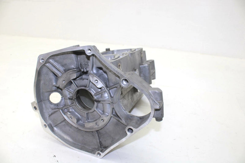 96 Yamaha Vmax 500 XT Pro Action OEM Crankcase Crank Case 8AB-15100-01-00 B519