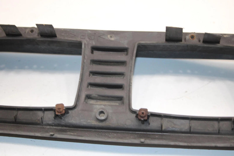 02 Yamaha  Bear Tracker 250 2wd Yfm250xp Oem Front Panel 4XE-F3391-00-00 AY18