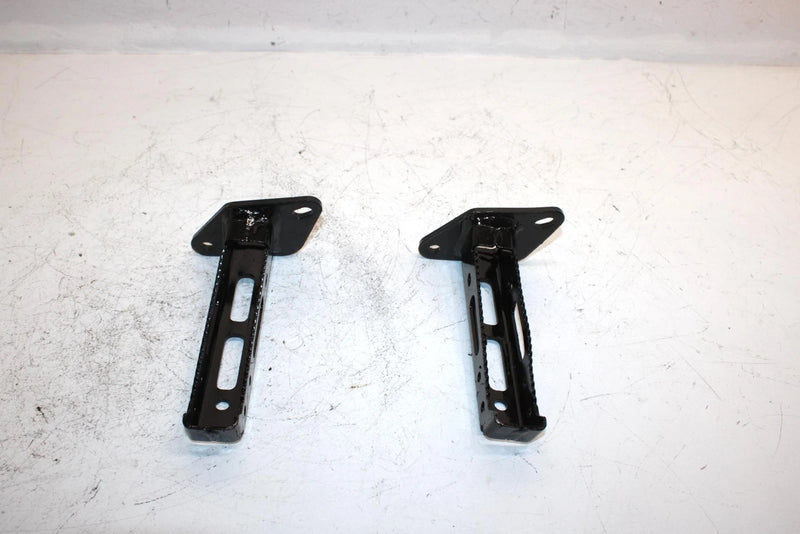 04 Polaris Predator Oem Foot Peg Set 1013851-385 1013852-458 AP62