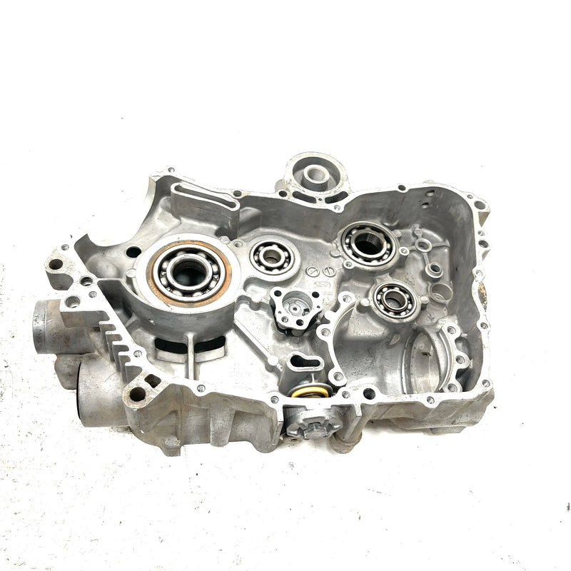 2006 Yamaha Rhino 450 YXR450FA 4x4 OEM Crankcase 2P5-15100-01-00 XY2