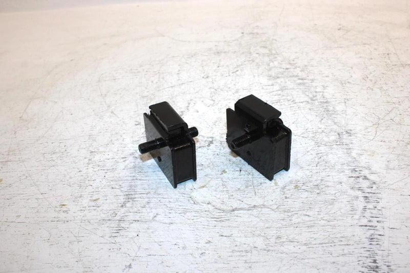 97 Yamaha Vmax Sx 700 Triple Oem Engine Mount Dampner Pair 8CH-21486-10-00 SY10