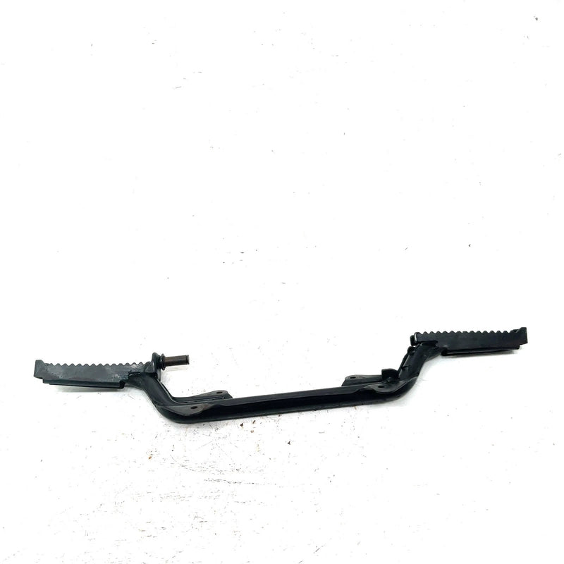 83-85 Yamaha Tri Moto 200 YTM200 OEM Footrest 21V-27411-10-00 AY59