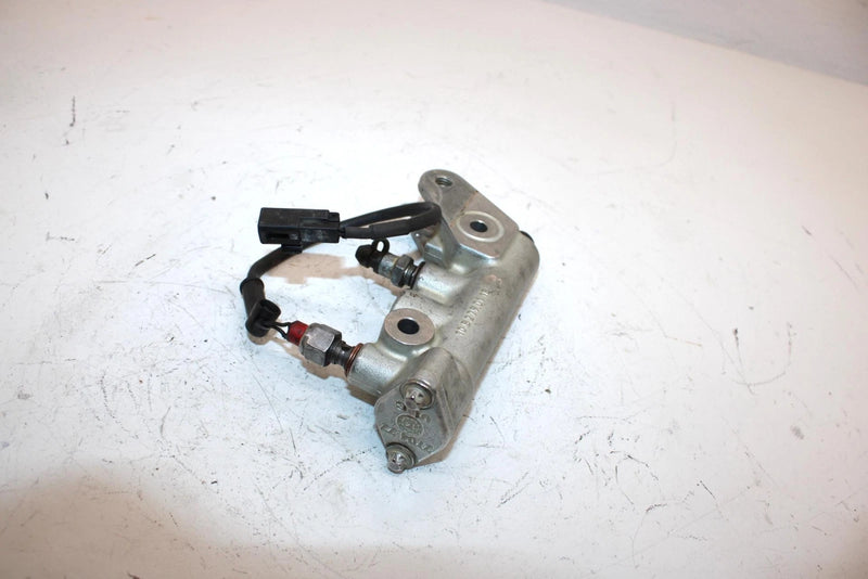 16Can-am OutlanderLMax 450 Efi Dps Oem RearBrake Master Cylinder 705601273 AB5