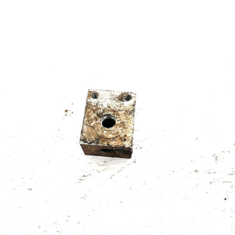 01-05 Polaris Sportsman 400 4X4 OEM Brake Cross Fitting 7052292 AP225
