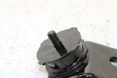 1995 Yamaha Vmax 600 Le Oem Front Lower Right Motor Mount 85L-21417-00-00 SY21