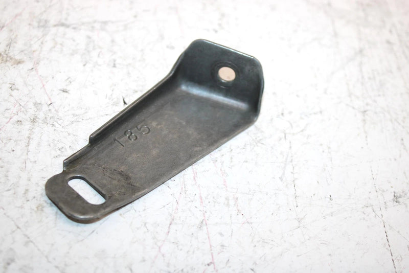 07 Polaris Sportsman 800 Efi Oem Bracket Fuel Cover Mount RH 5247185 AP59