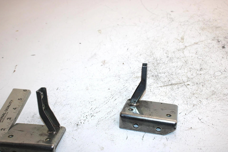 94 Yamaha Vmax 600 Oem Footrest Bracket Set SY2