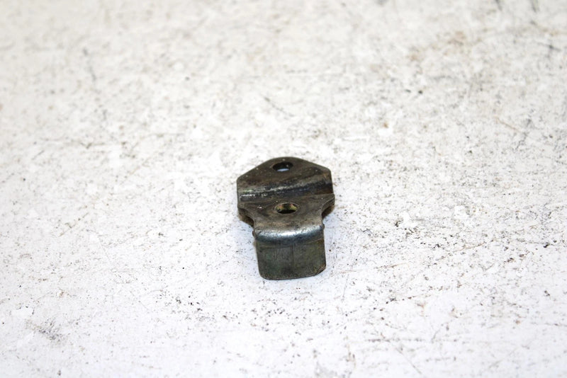 1984 Yamaha  Ytm 200 L Oem Seat Lever Bracket 21V-24775-00-00 AY48