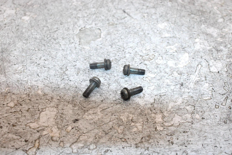 1994 Yamaha  Timberwolf 4wd Oem Air Box Lid Bolt Set Of 4  97885-05016-00 AY25