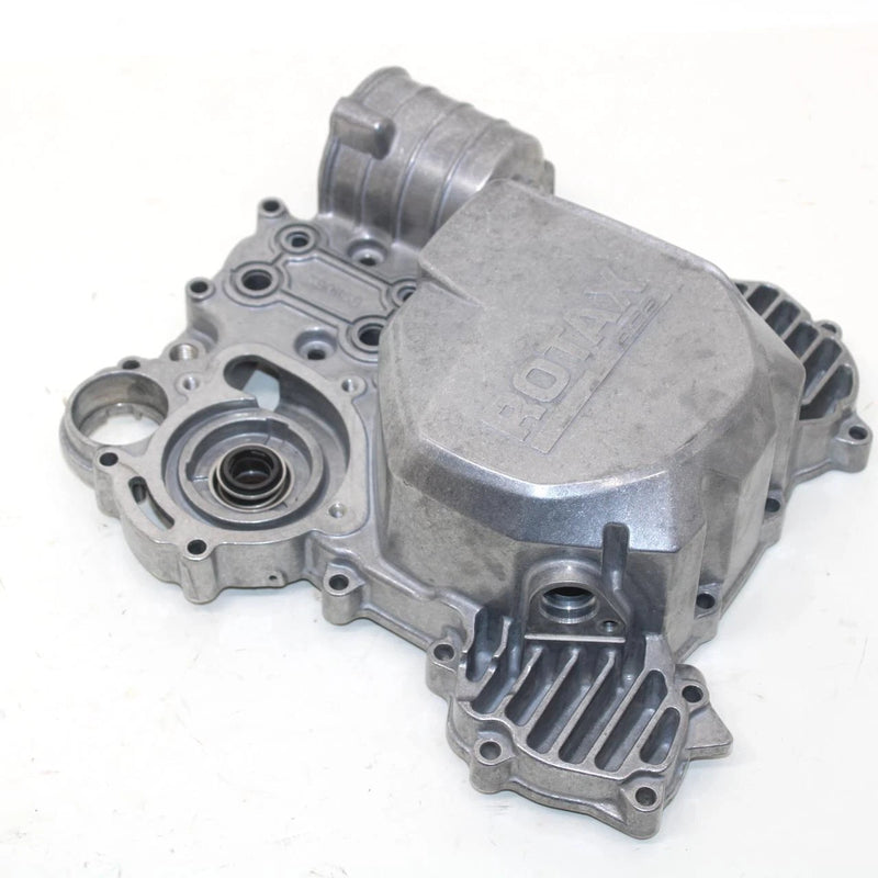 2017 Ski-doo Grand Touring 900 Stator Cover 420911052 SS65