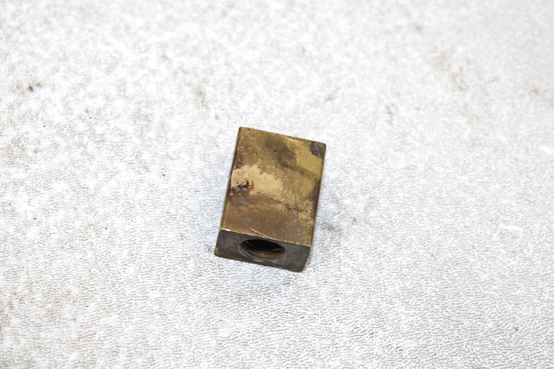 92 Polaris Trail Boss 4x4 Oem Brake T Fitting Splitter 7052044 Q1757