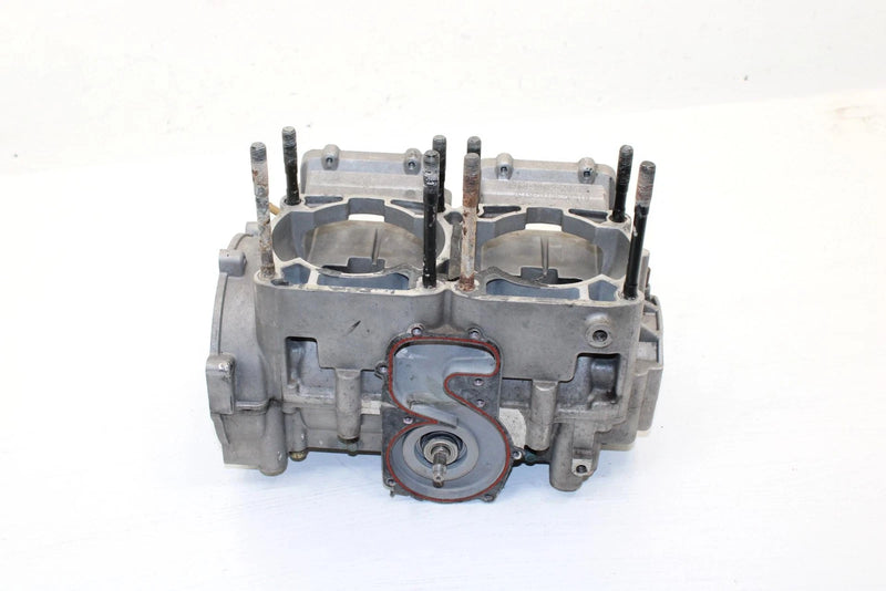 2006 Polaris 600 Fusion Oem Crankcase 2203037 SP31