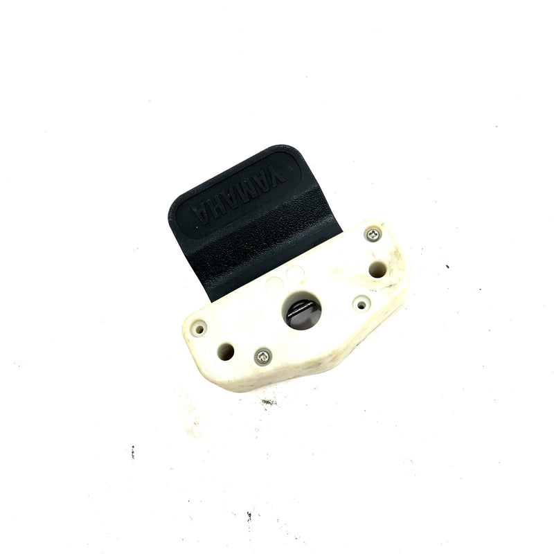 01-05 Yamaha WaveRunner XLT1200 OEM Seat Latch F0D-63850-01-00 JY27.1