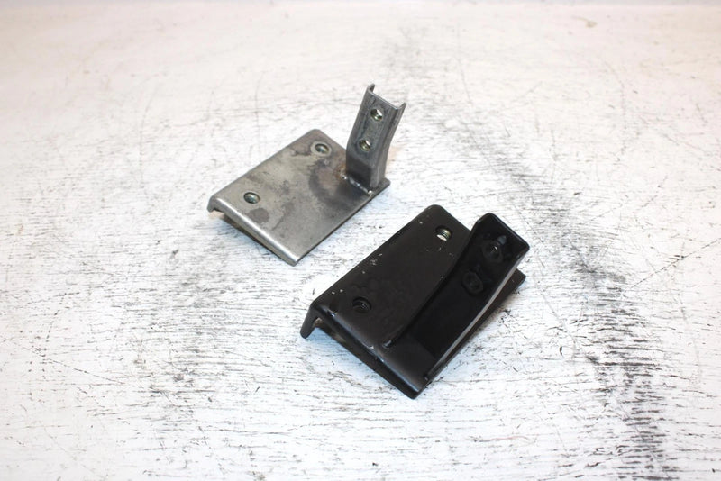 1995 Yamaha Vmax 600 Oem Footrest Bracket Set 8AB-21926-00-00 SY11