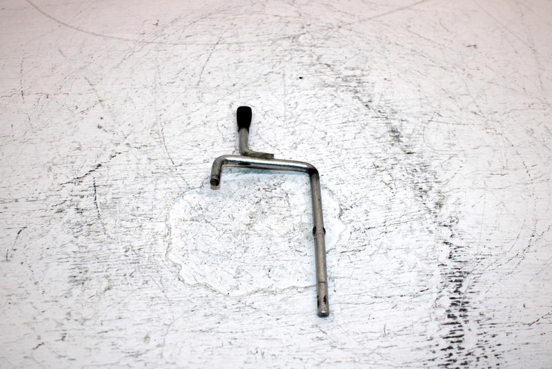 1985 Honda Atc 110 Oem Seat Lock Lever 50221-943-010 AH68