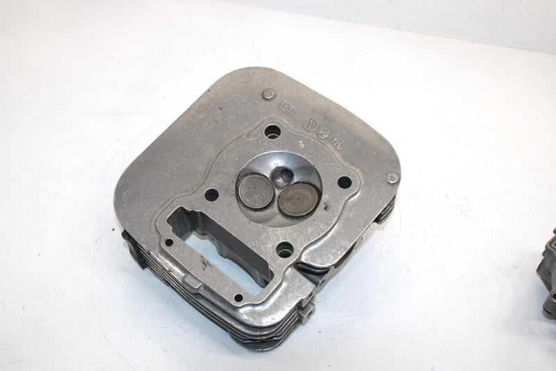 00 Polaris Trail Boss 325 Oem Cylinder Head (With Valves) 3086796 AP37