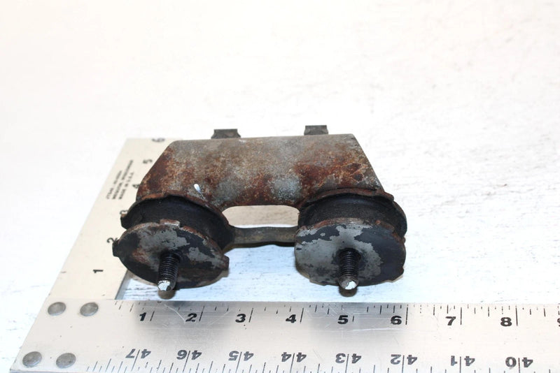 95 Yamaha Vmax 600 Le Oem RearUpper Motor Mount W/Dampners  82M-21425-00-00 SY21