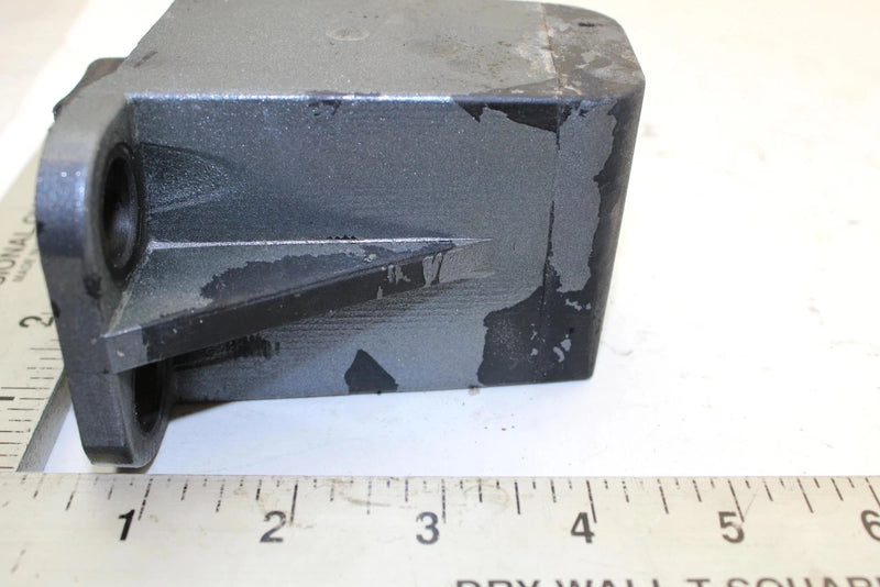 1996 Yamaha Waveventure 700 Oem Upper Engine Mount Stopper 63N-44532-01-00 JY2