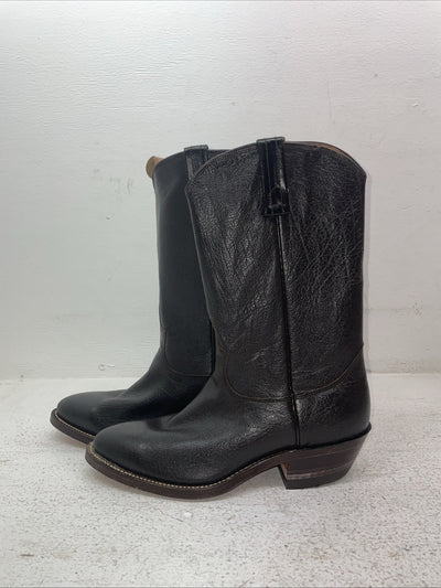 New Men’s Brown Nocona Cowboy Boots. 8113 7 E. 1-111