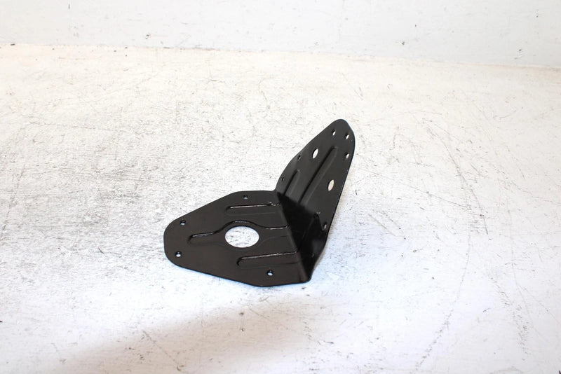 1995 Yamaha Vmax 500 Oem Skid Bracket Set 8CL-21910-00-00 SY34