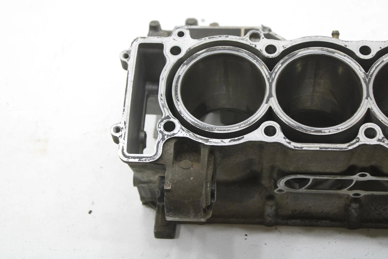 2007 Yamaha Attak Gt Oem Upper Crankcase Cylinder 8FP-15100-08-00 SY135