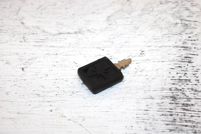 1999 Polaris 500 Xc Oem Ignition Key Switch 2205055 SP28