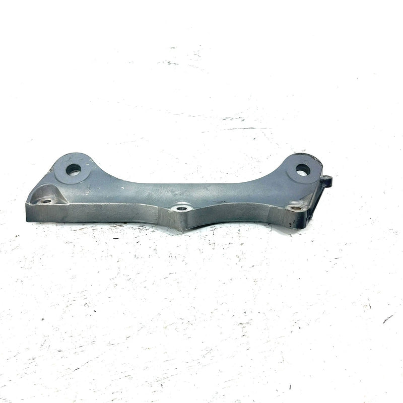 95 Yamaha WaveVenture 700 OEM Right Engine Mount Bracket 6R7-21425-01-00 JY31
