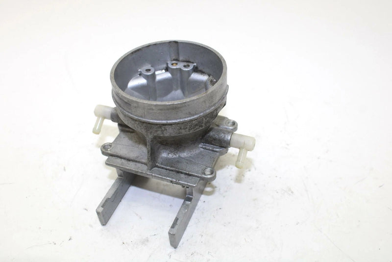 96 Yamaha Vmax 500 XT Pro Action OEM Carb Rear Housing 8AB-14100-02-00 SY43